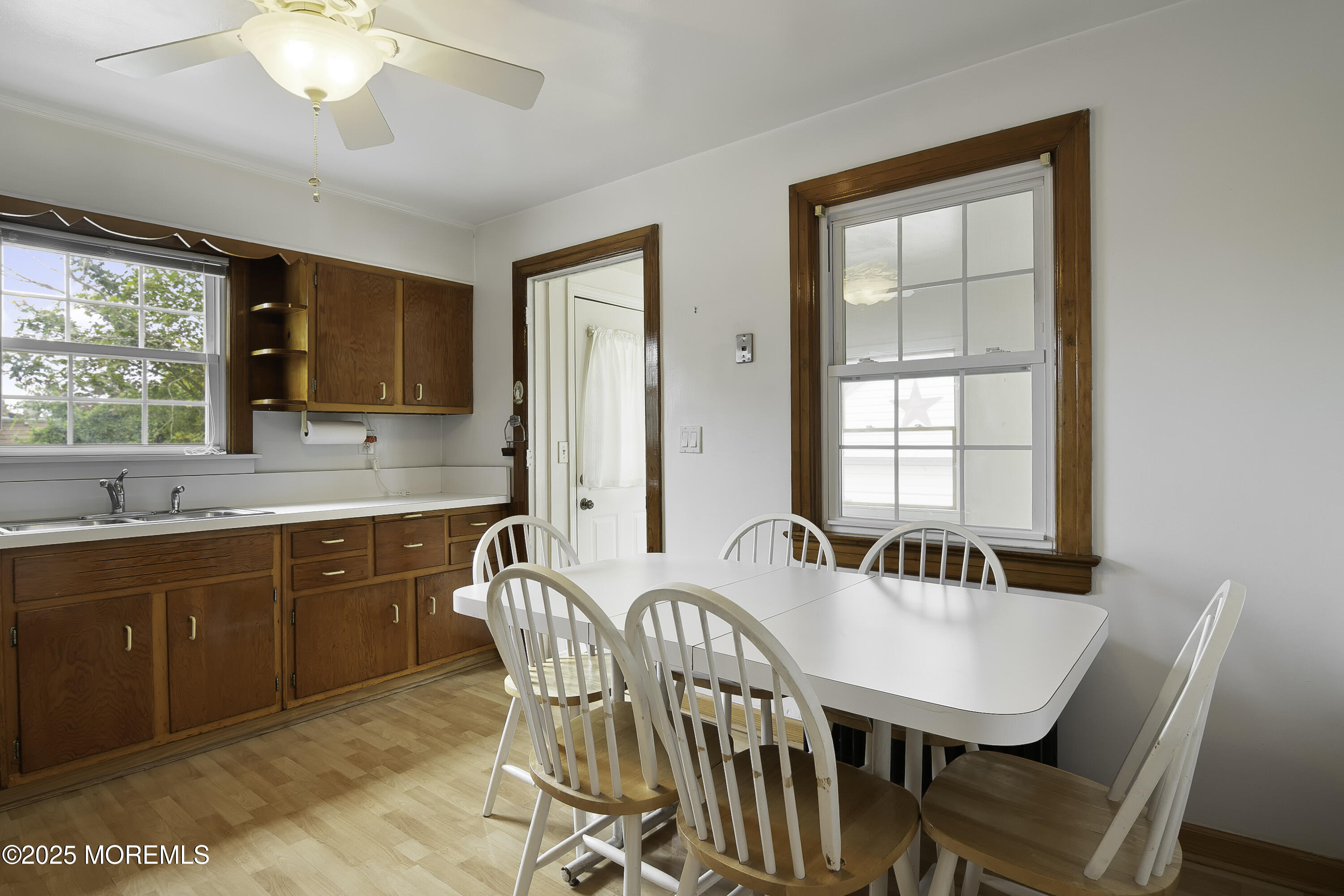 805 King Georges Road Fords, NJ 08863 - Photo 12 of 38 12-12