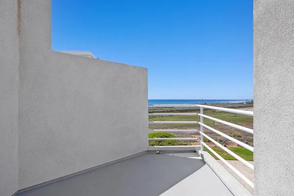 $2,990,000 | 160 Solana Point Circle, Solana Beach, CA 92075