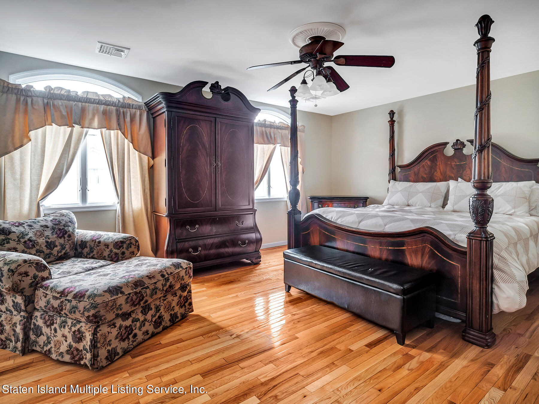 39 Nicole Loop Staten Island, NY 10301 - Photo 22 of 48 D7B71BDE-47A1-4912-96CD-5B84BB3F99D5