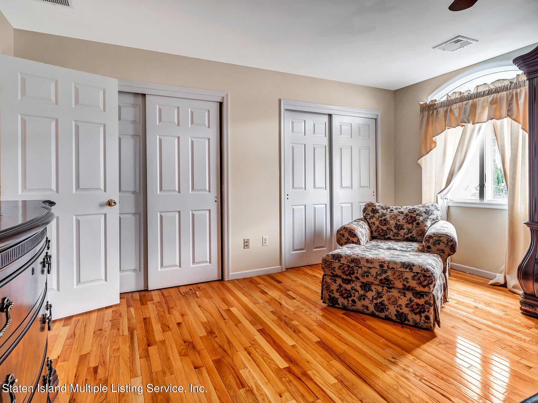 39 Nicole Loop Staten Island, NY 10301 - Photo 25 of 48 625C374E-AE1B-4850-92A2-640D60B52850