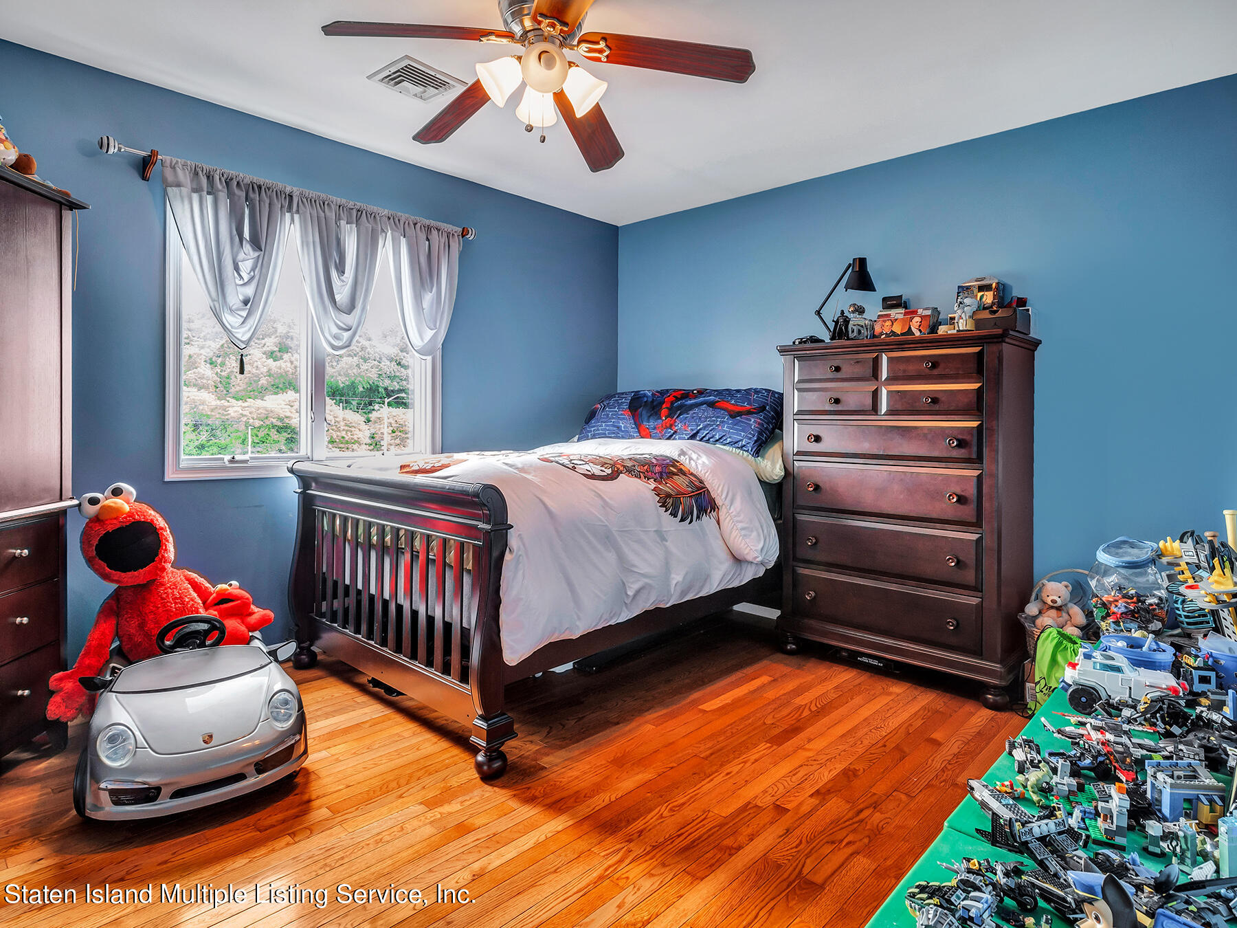 39 Nicole Loop Staten Island, NY 10301 - Photo 34 of 48 CE6928B9-1E47-48BD-A5F6-75CA98650158