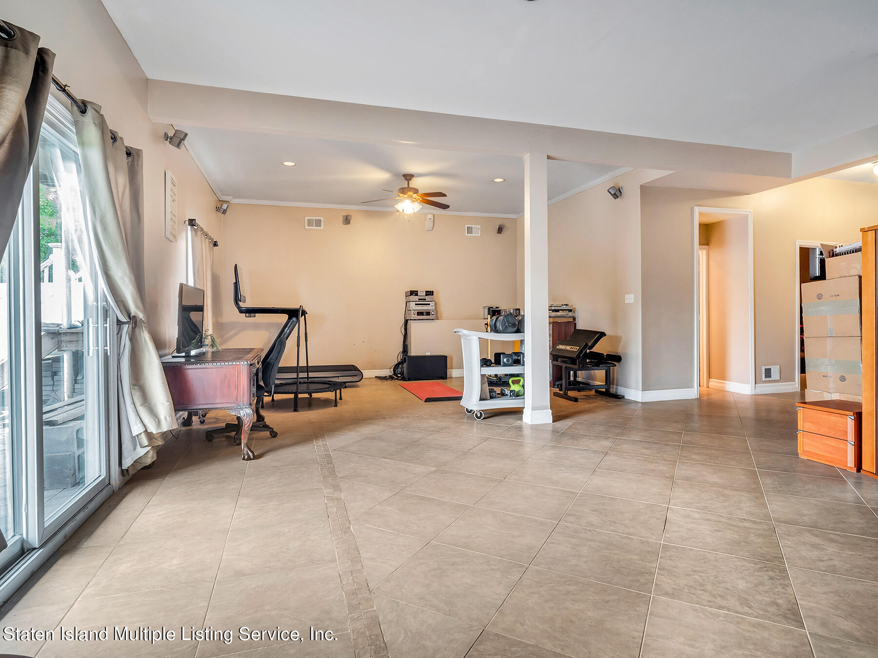 39 Nicole Loop Staten Island, NY 10301 - Photo 40 of 48 923CE147-02E6-4277-AF49-FB9C6F2A85EF