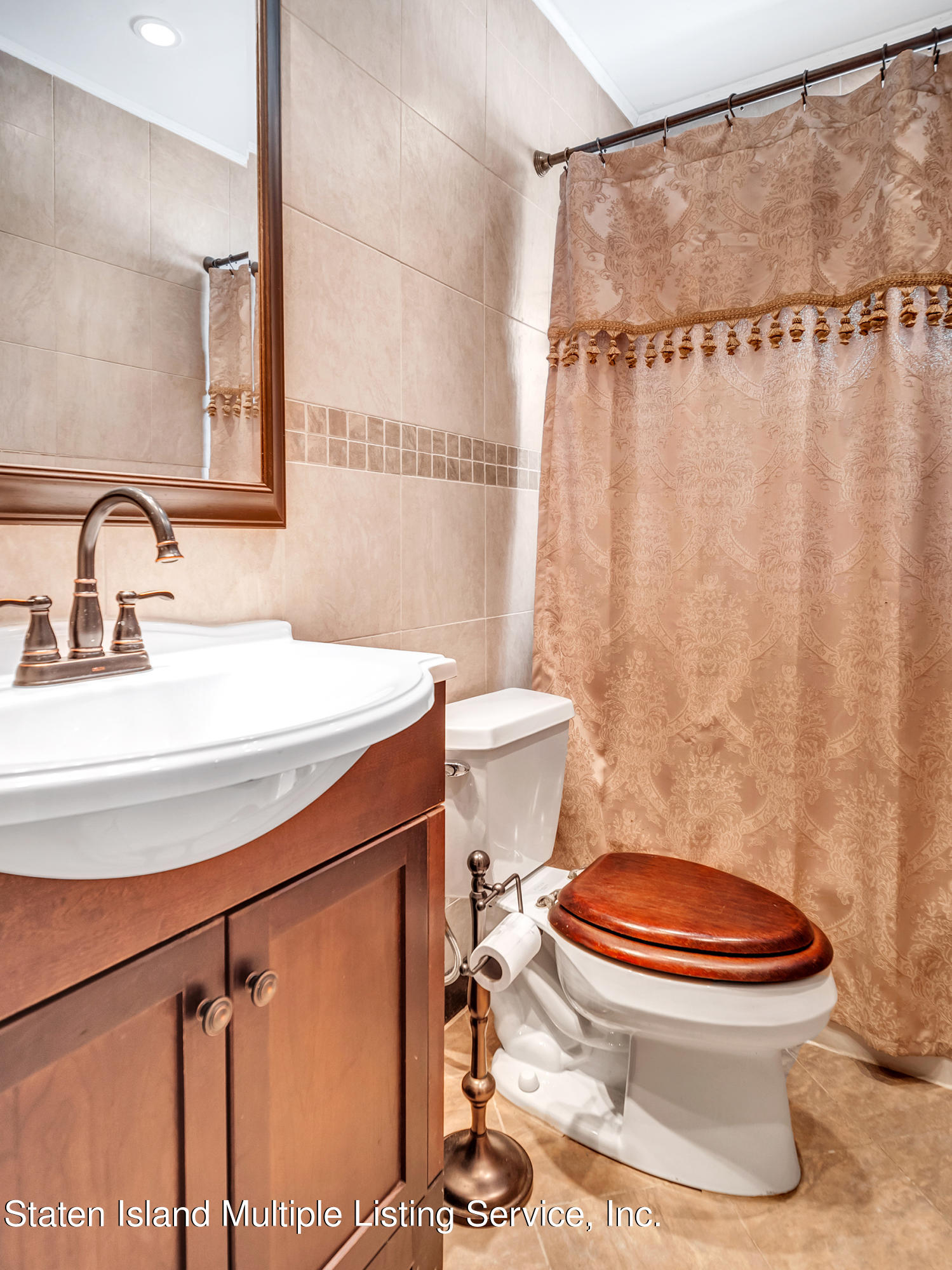 39 Nicole Loop Staten Island, NY 10301 - Photo 41 of 48 41D34C32-1BD6-4912-8674-4FF6B667F9FC