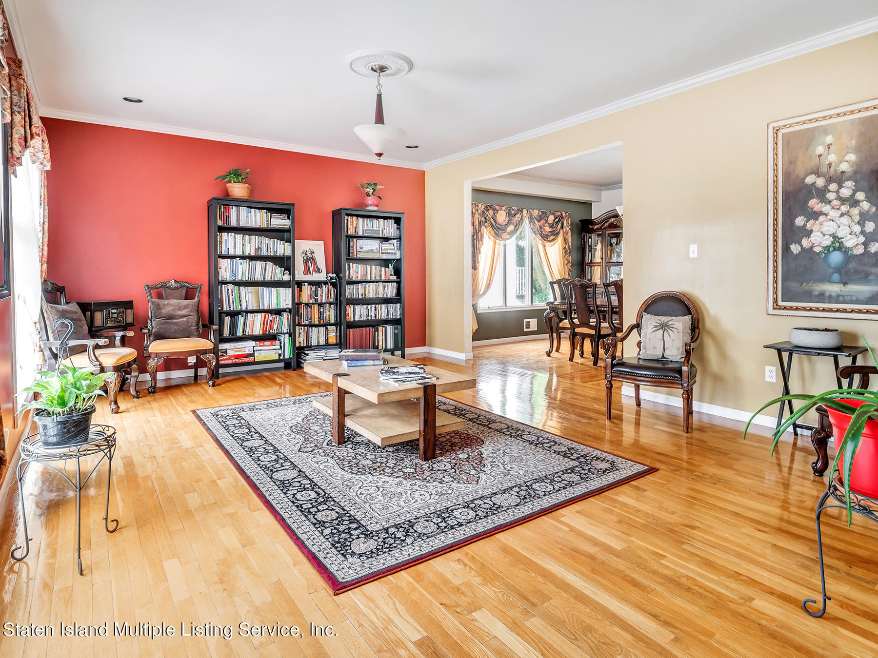 39 Nicole Loop Staten Island, NY 10301 - Photo 9 of 48 808A62F2-DA15-4F20-A366-A50BB9FCDA95