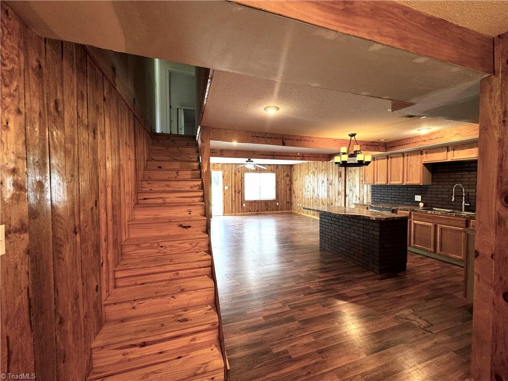 475 Spicer Road Elkin, NC 28621 - Photo 8 of 28 Gallery Image 8