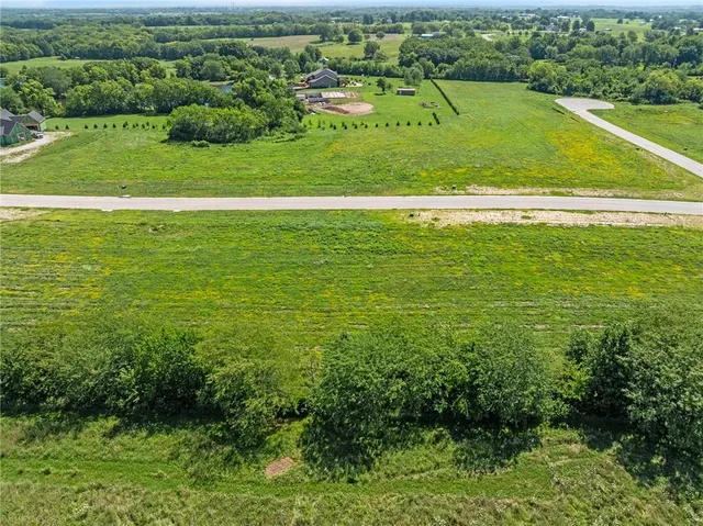 $195,000 | 13308 Winner's Circle, Smithville, MO 64089