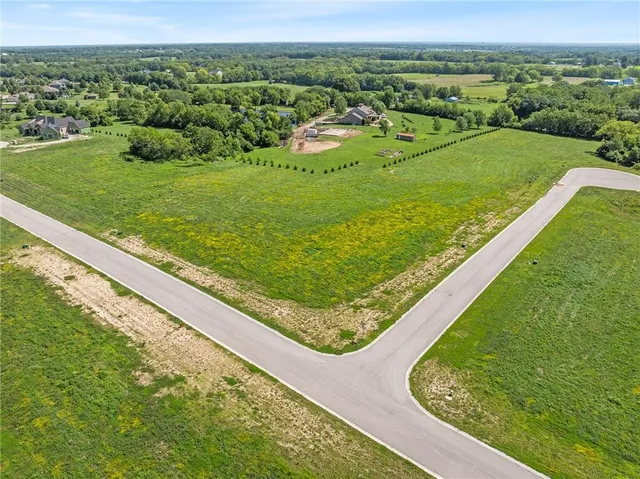 $195,000 | 13308 Winner's Circle, Smithville, MO 64089