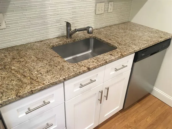 $2,139 | 875 Elm Street, Unit 402, Manchester, NH 03101