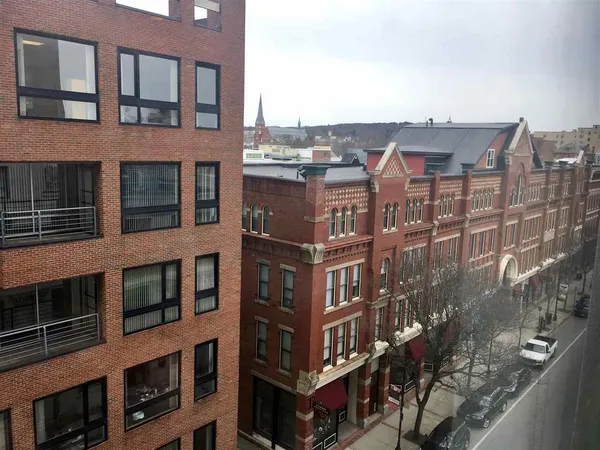 $2,139 | 875 Elm Street, Unit 402, Manchester, NH 03101