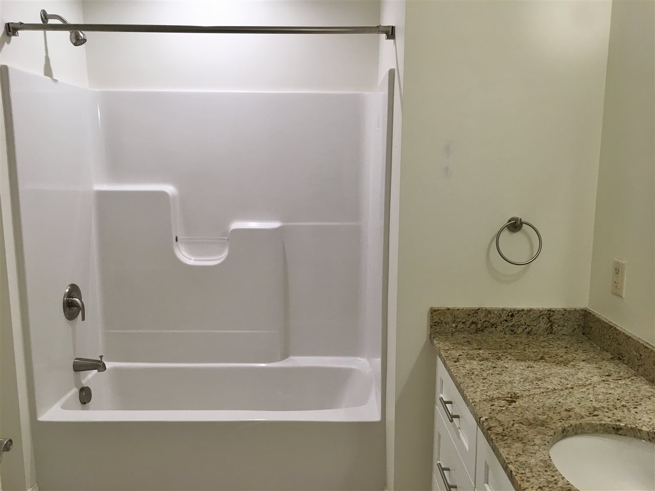 875 Elm Street, Unit 402 Manchester, NH 03101 - Photo 34 of 53