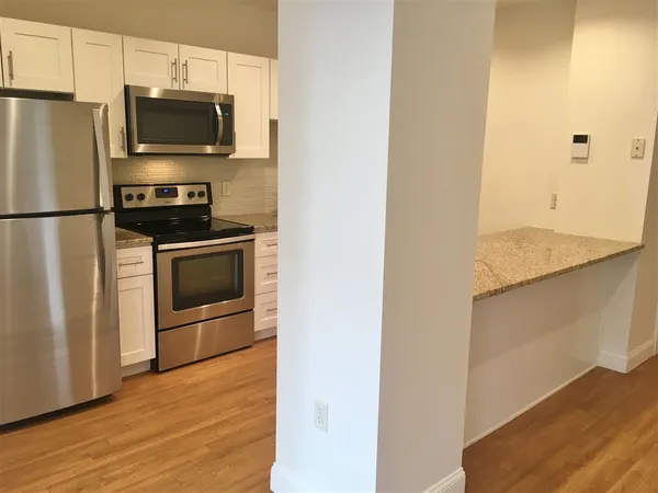 $2,139 | 875 Elm Street, Unit 402, Manchester, NH 03101
