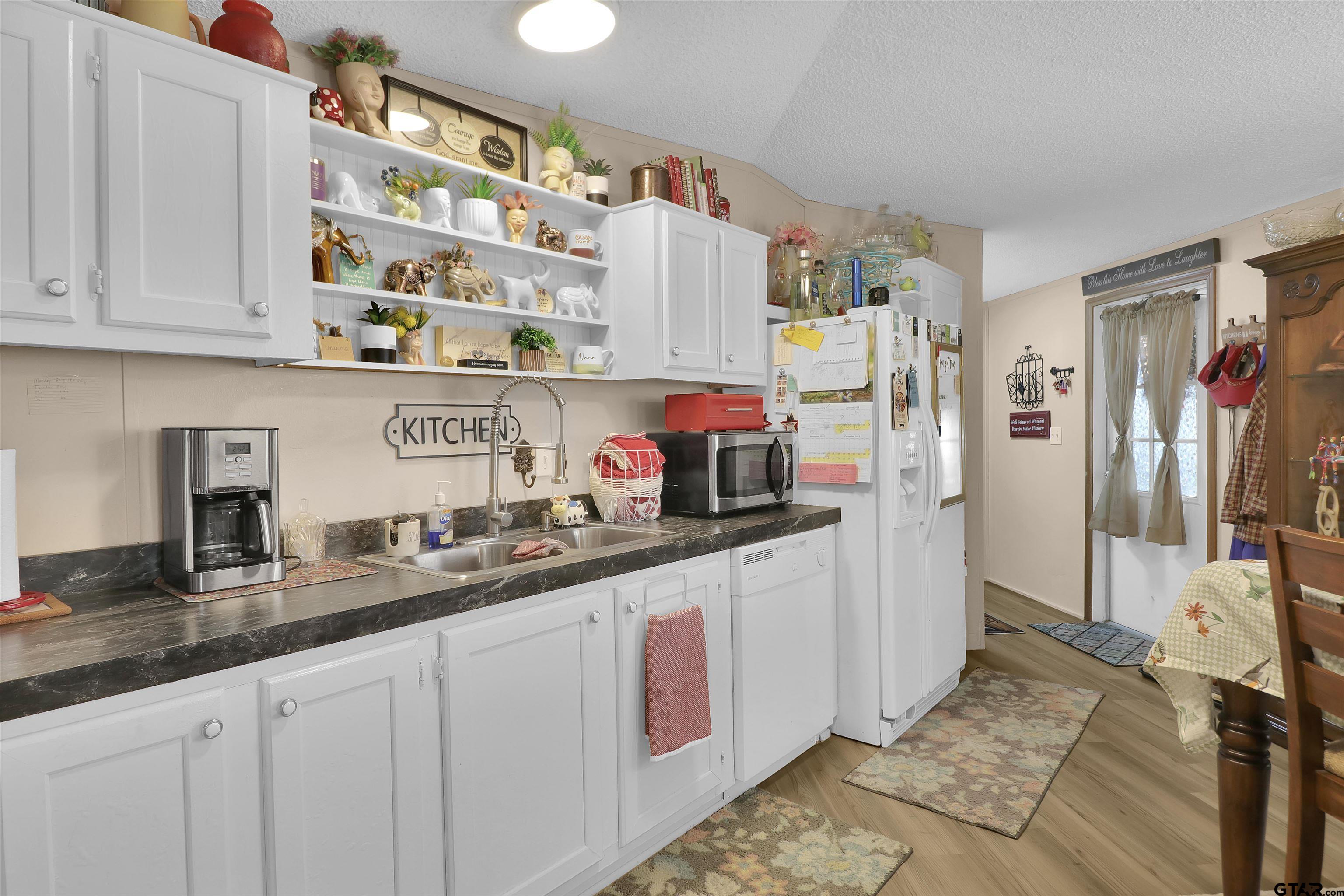 602 North Commerce Street Overton, TX 75684 - Photo 4 of 17