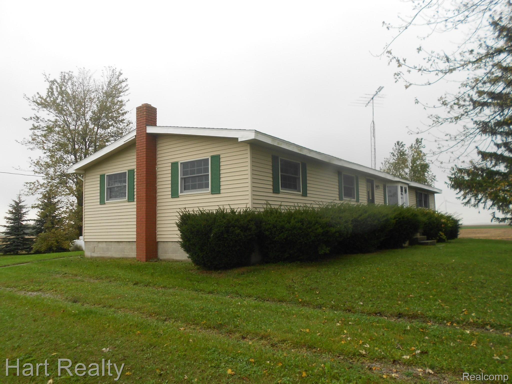 3281 Cross Road Filion, MI 48432 - Photo 1 of 15 Gallery Image 1