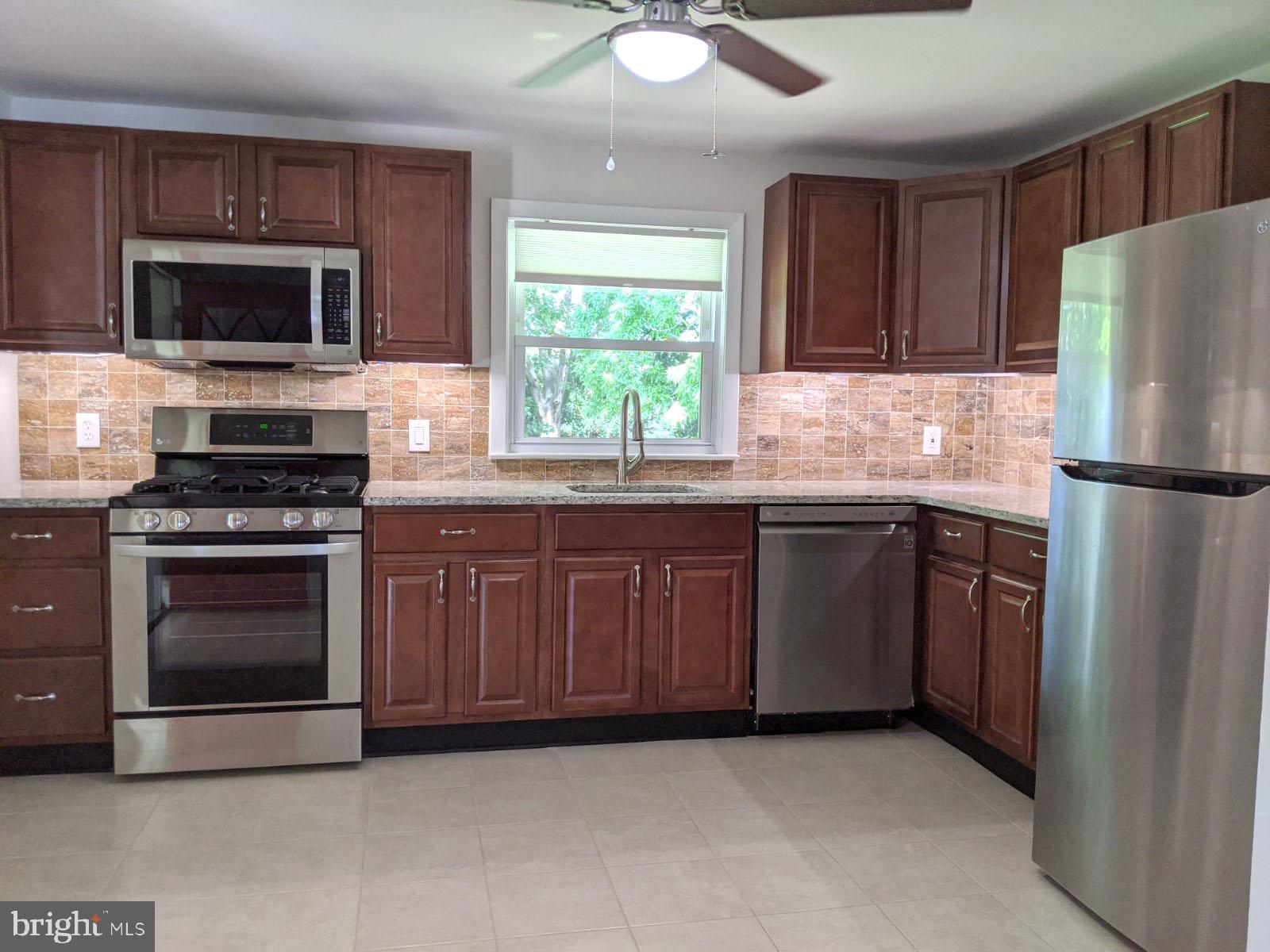 102 Radix Road Williamstown, NJ 08094 - Photo 5 of 35
