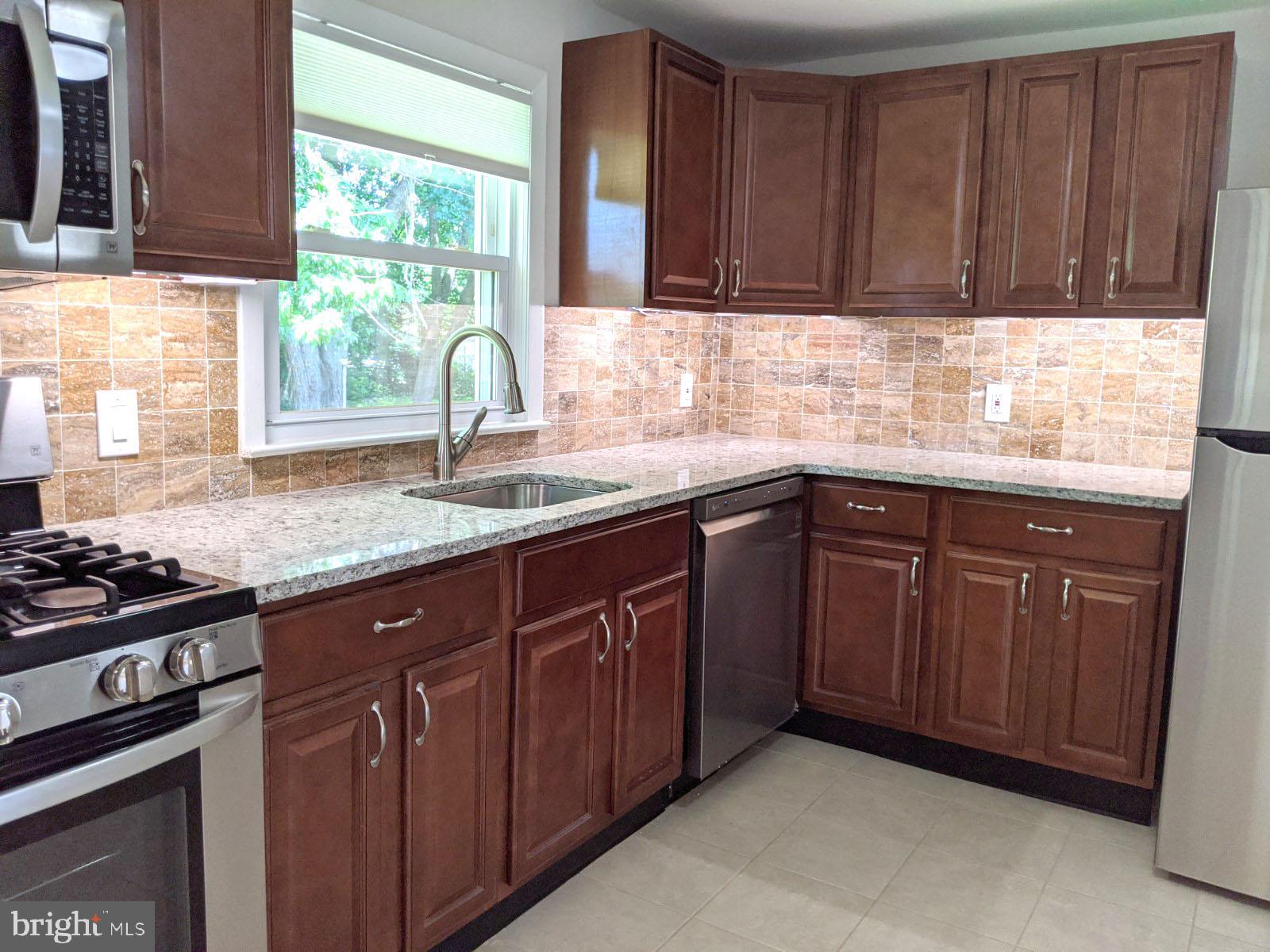 102 Radix Road Williamstown, NJ 08094 - Photo 6 of 35