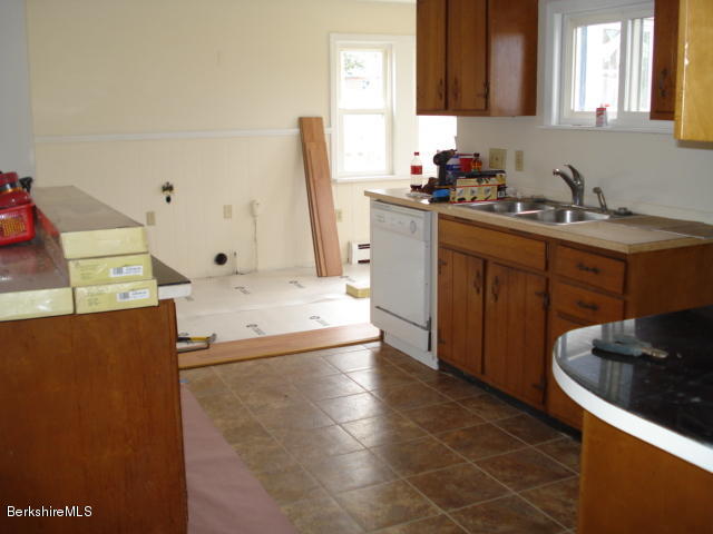 27 Green Hill Road Pittsfield, MA 01201 - Photo 13 of 17 Kitchen New Floor and painting