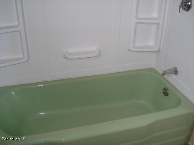 27 Green Hill Road Pittsfield, MA 01201 - Photo 7 of 17 Full Bath