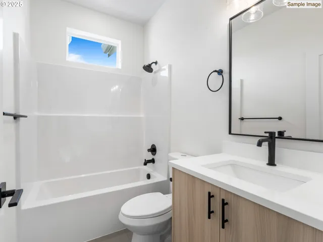 $369,900 | 1662 Southeast Umatilla Street, Unit 4, Portland, OR 97202