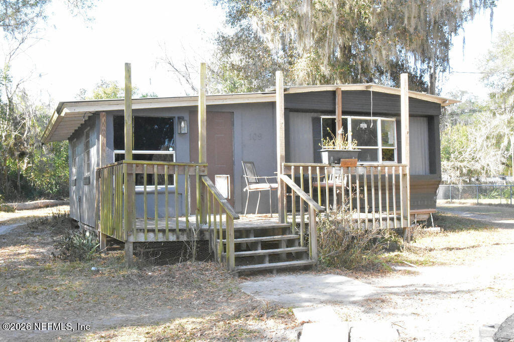 109 Lake Ida Point Drive Interlachen, FL 32148 - Photo 19 of 20 Frontview