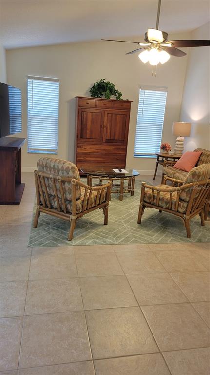 1526 Georgetowne Lane Sarasota, FL 34232 - Photo 11 of 21 a living room with furniture