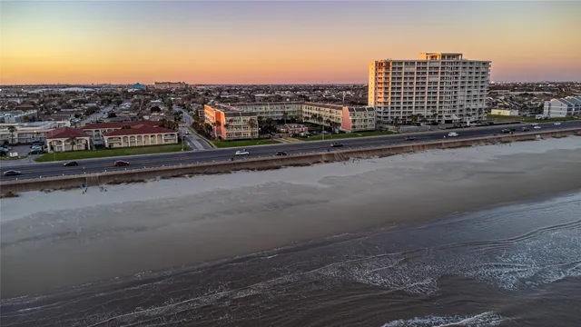 $1,599 | 7820 Seawall Boulevard, Unit 105, Galveston, TX 77551