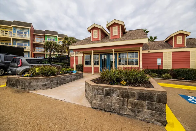 $1,599 | 7820 Seawall Boulevard, Unit 105, Galveston, TX 77551