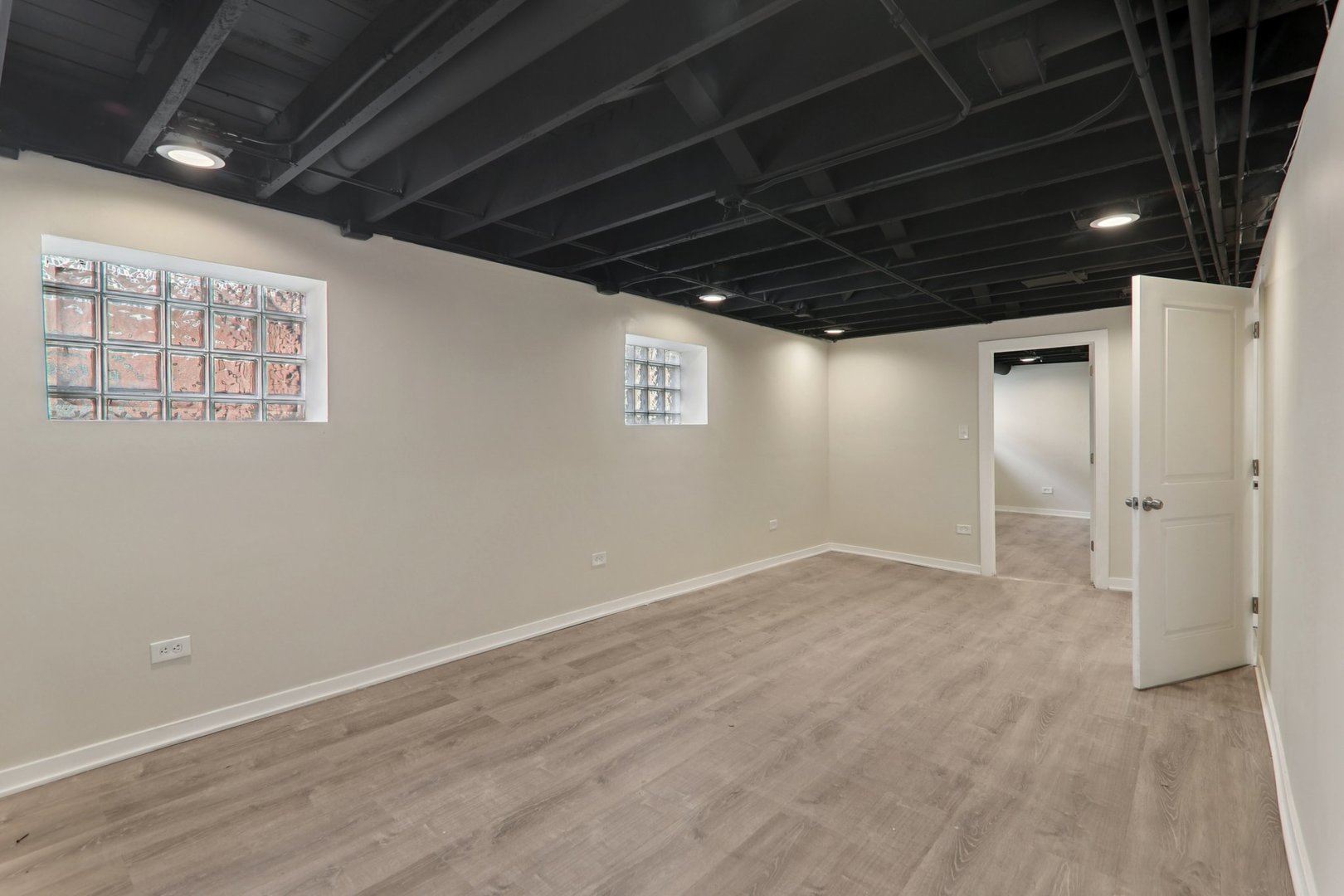 8032 South Carpenter Street Chicago, IL 60620 - Photo 25 of 39