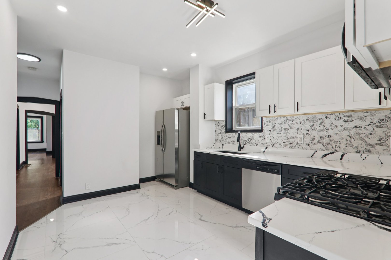 8032 South Carpenter Street Chicago, IL 60620 - Photo 7 of 39