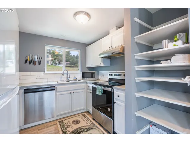 $399,000 | 6670 Seattle Avenue, Bay City, OR 97107