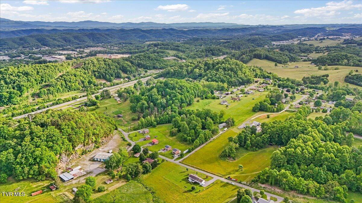 23208 Clayman Valley Road, Unit 2 Bristol, VA 24202 - Photo 16 of 20 16-DJI_20260514182009_0459_D