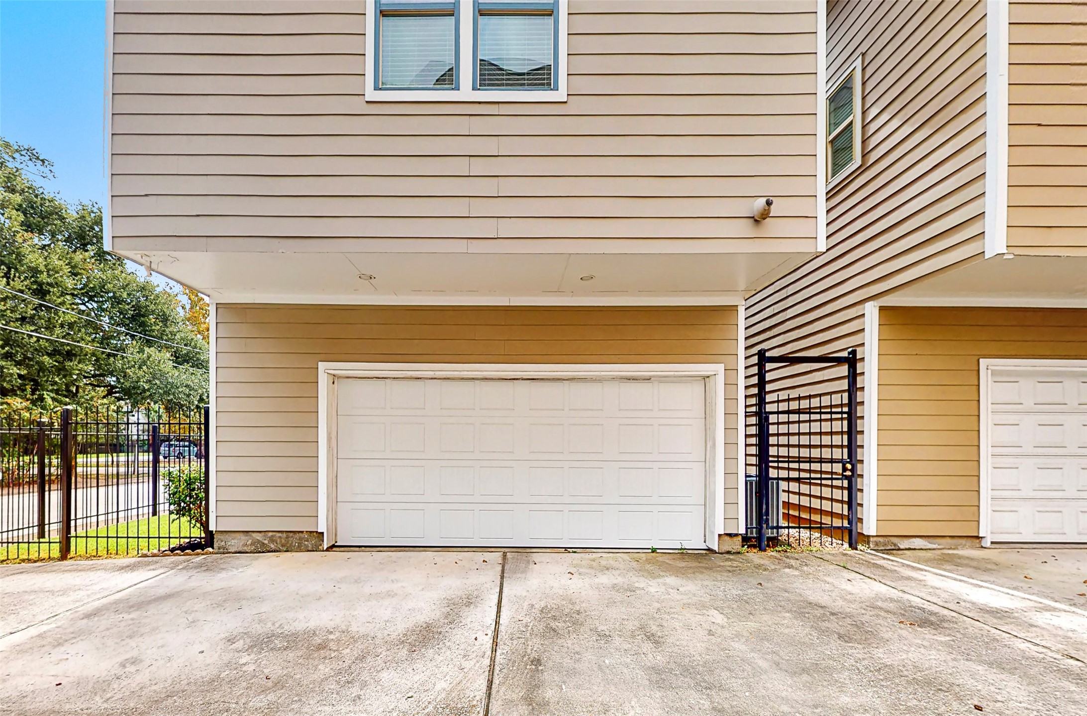 2104 State Street Houston, TX 77007 - Photo 4 of 41 Two car garage entrance. Please note that property is standalone (no shared walls).