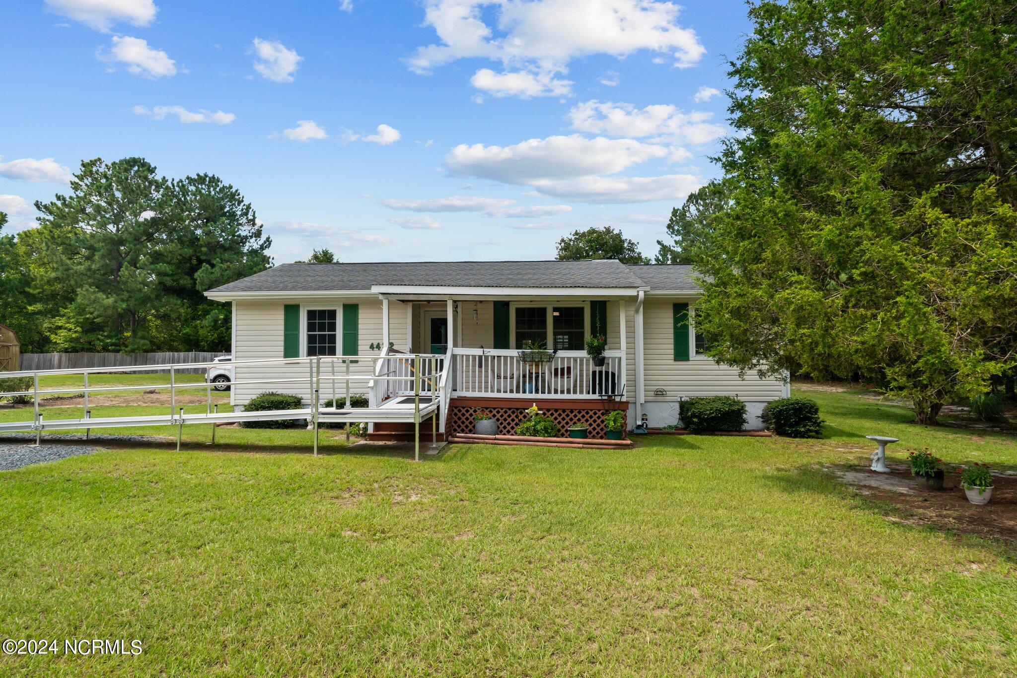 4432 Carthage Road West End, NC 27376 - Photo 2 of 39 House