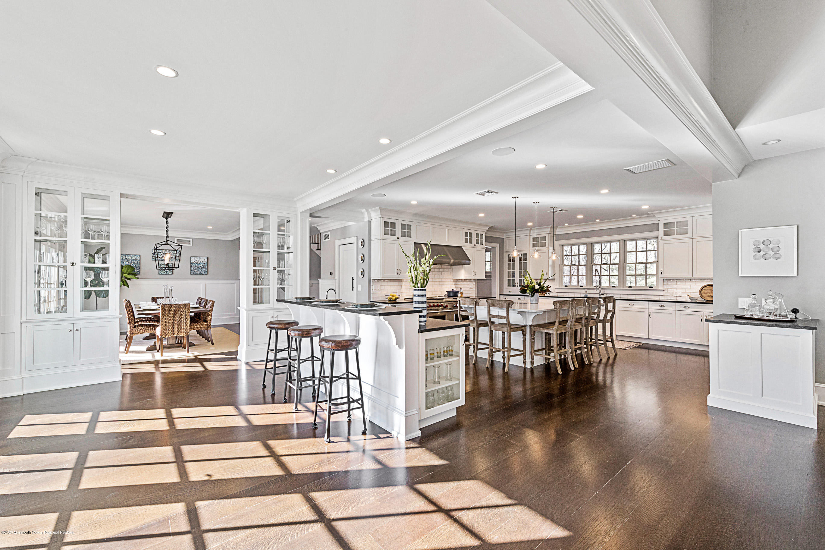 3 Somerset Drive Rumson, NJ 07760 - Photo 12 of 53 Breakfast/wet bar