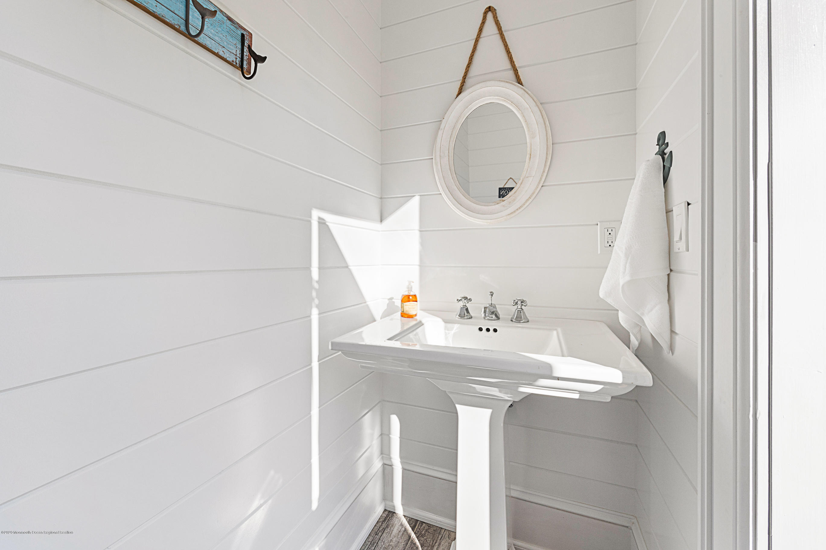 3 Somerset Drive Rumson, NJ 07760 - Photo 45 of 53 Outside half bath