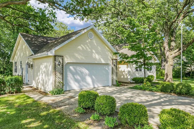 $349,900 | 106 County Road 320 North, Loda, IL 60948