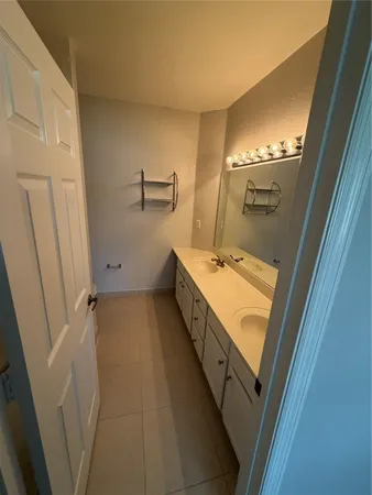 $3,000 | 7401 Palomino Drive, Unit 117, Hollywood, FL 33024