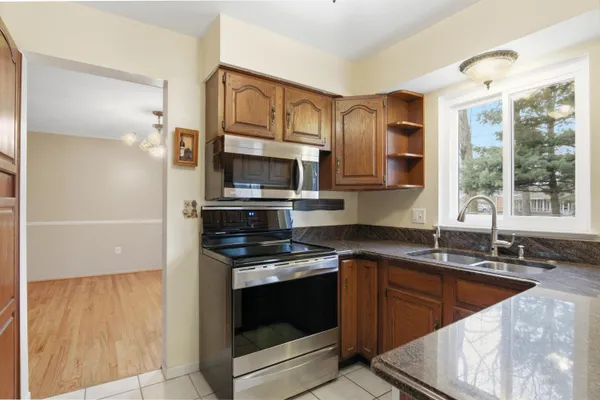 $410,000 | 21467 Chestnut Lane, Farmington, MI 48336