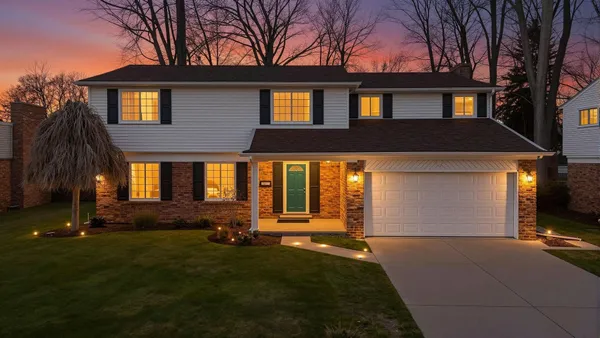 $410,000 | 21467 Chestnut Lane, Farmington, MI 48336