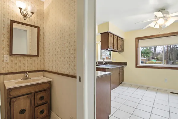 $410,000 | 21467 Chestnut Lane, Farmington, MI 48336