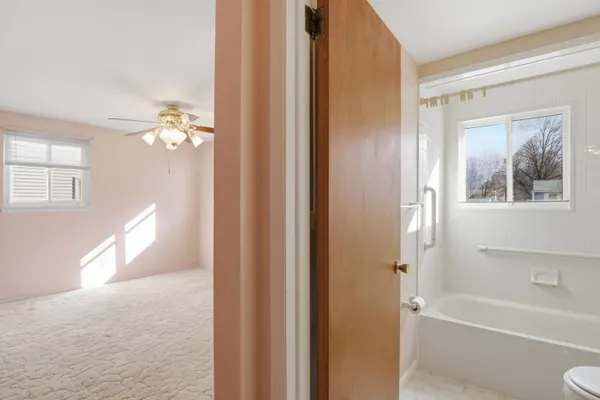 $410,000 | 21467 Chestnut Lane, Farmington, MI 48336