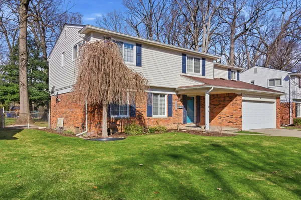 $410,000 | 21467 Chestnut Lane, Farmington, MI 48336