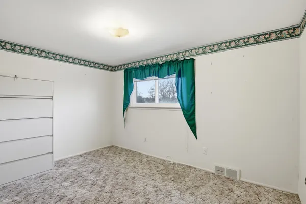 $400,000 | 21467 Chestnut Lane, Farmington, MI 48336