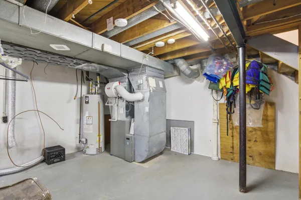 $410,000 | 21467 Chestnut Lane, Farmington, MI 48336