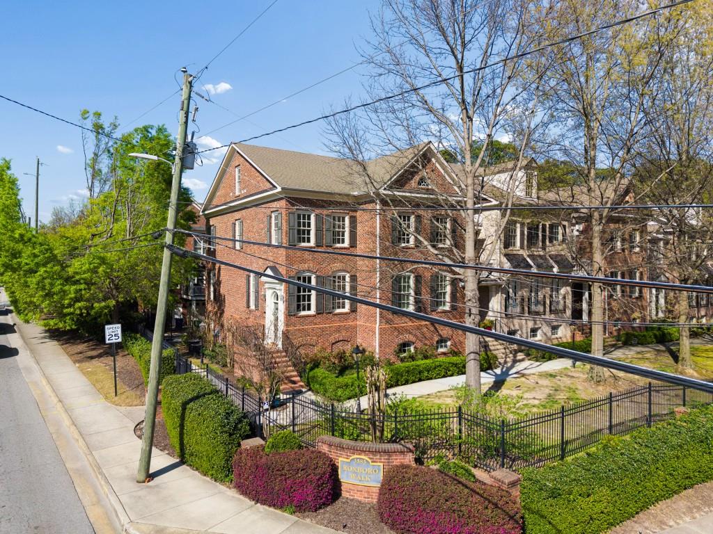 3585 Roxboro Road Northeast, Unit 6 Atlanta, GA 30326 - Photo 49 of 51 a house view with a garden space
