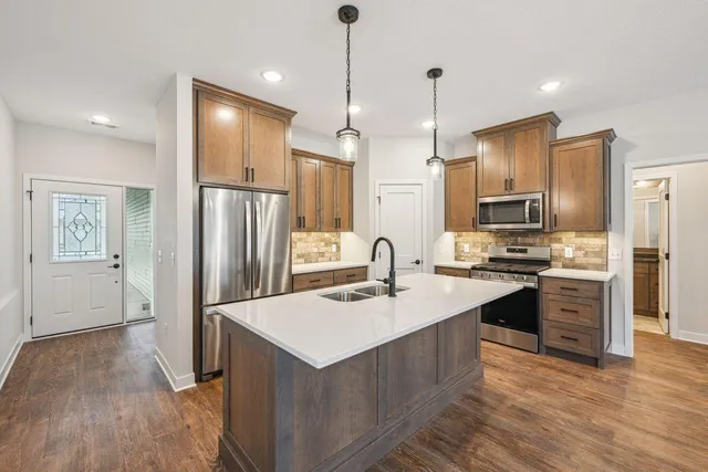 $368,800 | 190 Morning Drive, Mayer, MN 55360