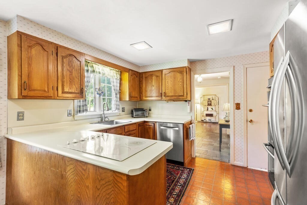8 Elena Road Lexington, MA 02421 - Photo 12 of 35 Gallery Image 12