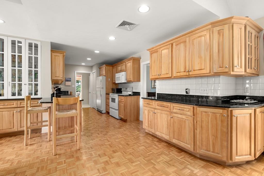 50 Hutchinson Road Arlington, MA 02474 - Photo 8 of 38 Gallery Image 8