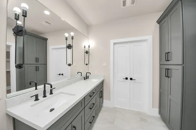 $2,350 | 6320 Milwee Street, Unit A, Houston, TX 77092