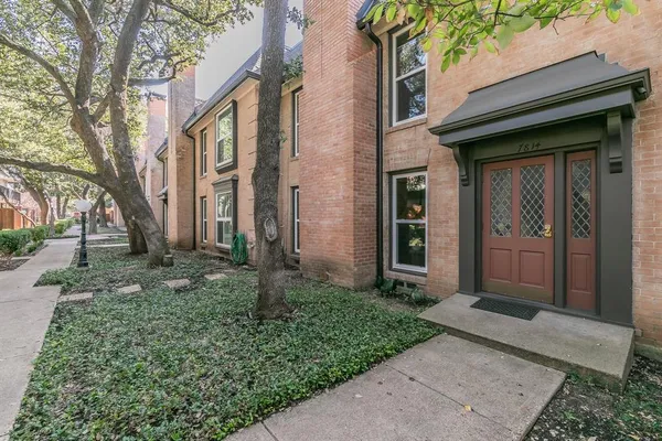 $165,000 | 7814 Meadow Park Drive, Unit 220, Dallas, TX 75230