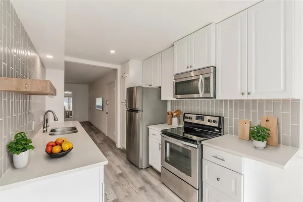 $165,000 | 7814 Meadow Park Drive, Unit 220, Dallas, TX 75230